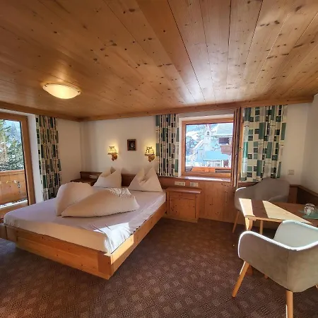 Bed and breakfast Bergkristall Tux