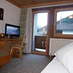 B&B Bergkristall 턱스