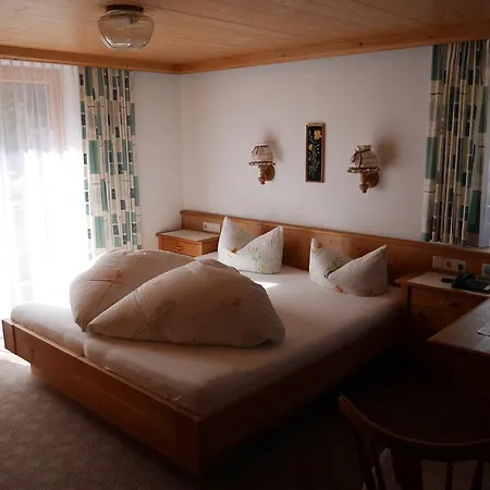 فندق مبيت وإفطار Bergkristall 2*