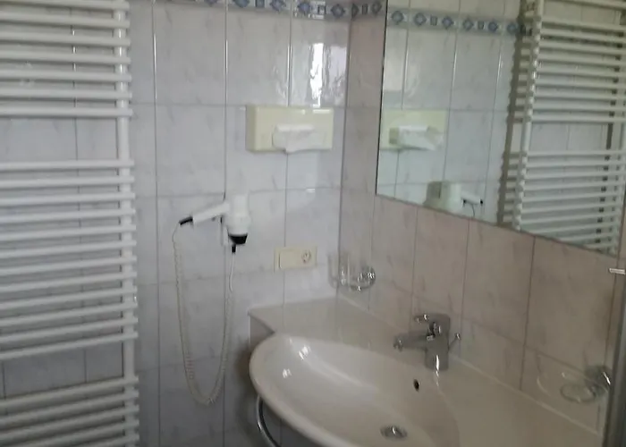 住宿加早餐酒店 Bergkristall 图克斯